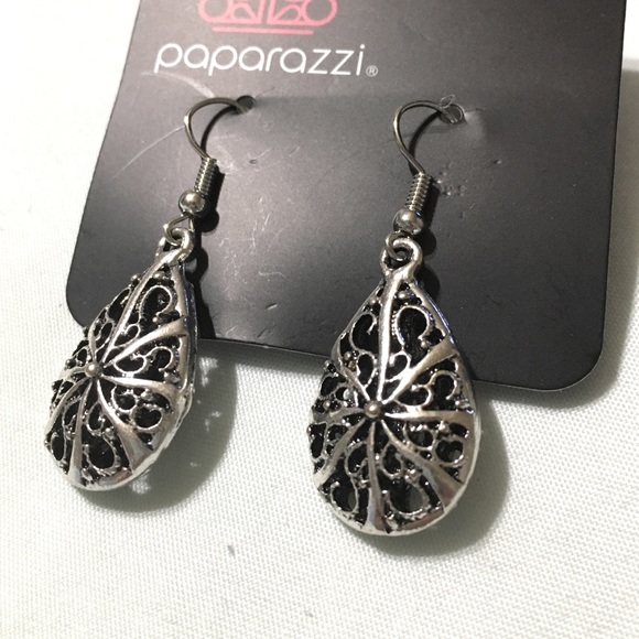 Dangle earrings - Picture 2 of 2
